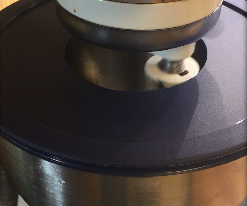 Mixing bowl splash guard