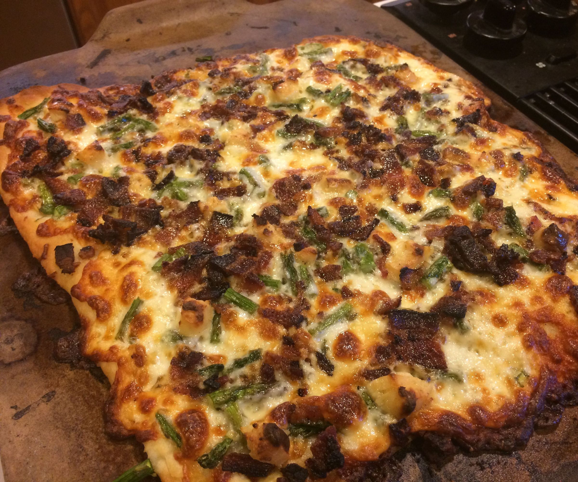 Garlic Bacon Asparagus Pizza