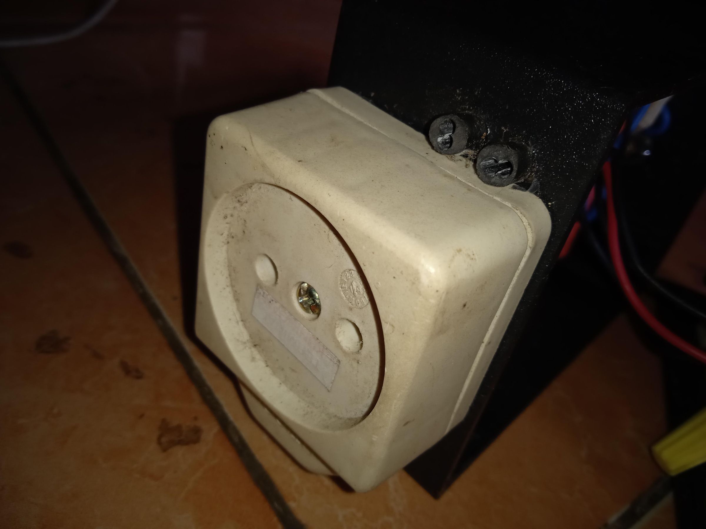 Very Simple Inverter That Can Be Built in Minutes - Only Requires 5 ...