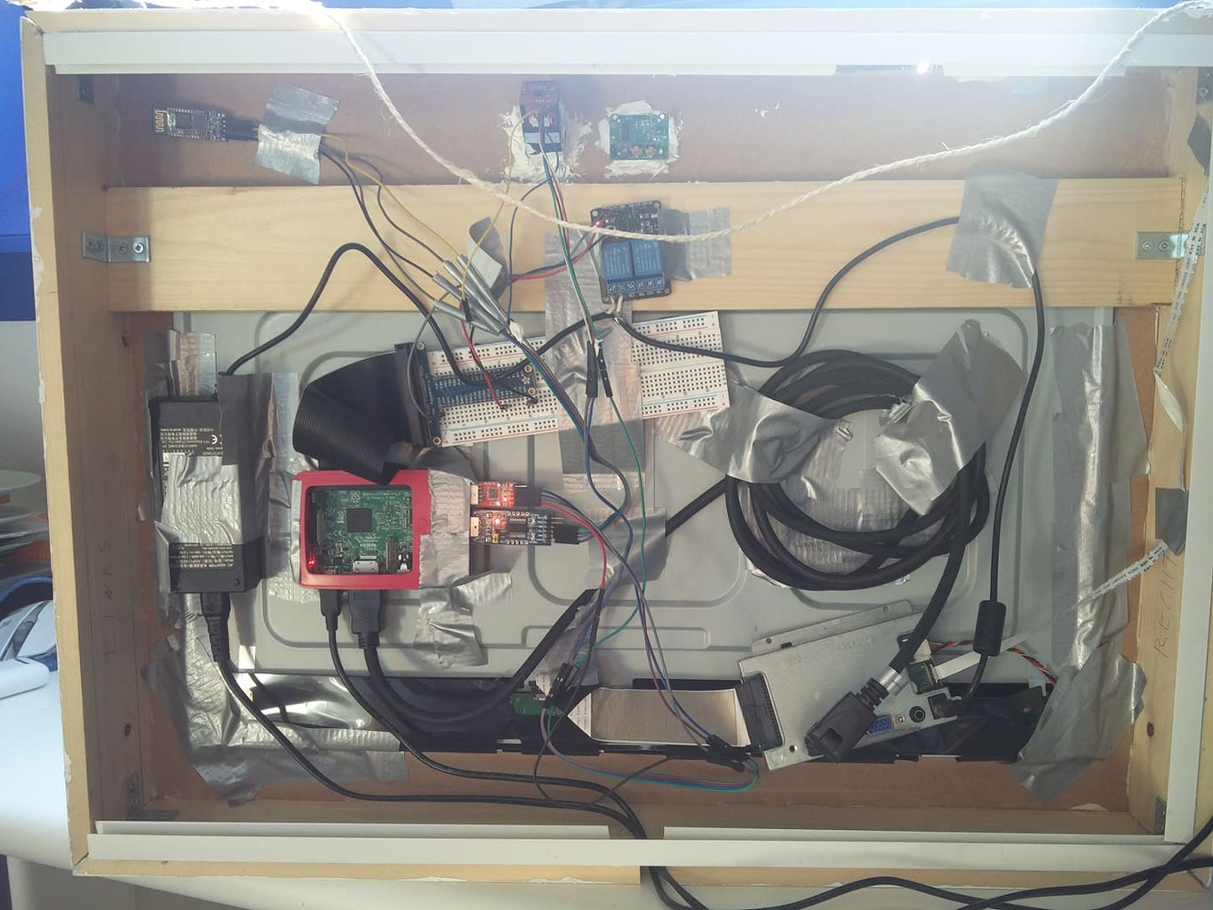 Smart Mirror With Raspberry Pi : 3 Steps Circuit Diagram