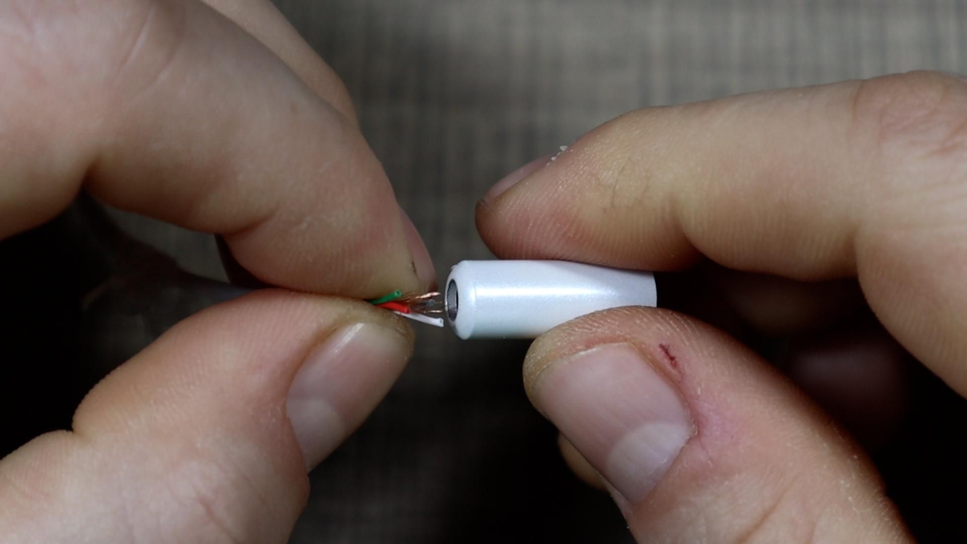 Replace Broken Headphones Connector 5 Steps (with Pictures