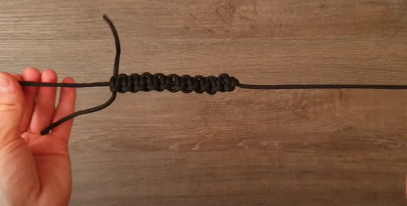 The Cobra Knot