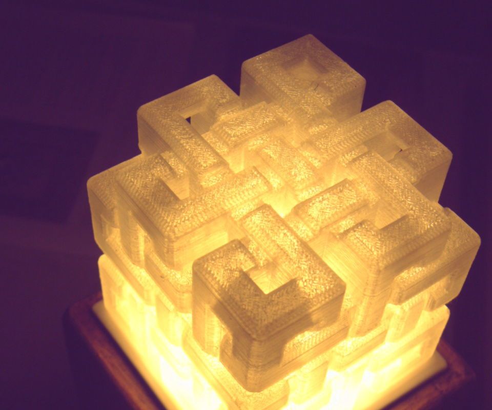 Eternal Knot Hollow Cube Lamp.