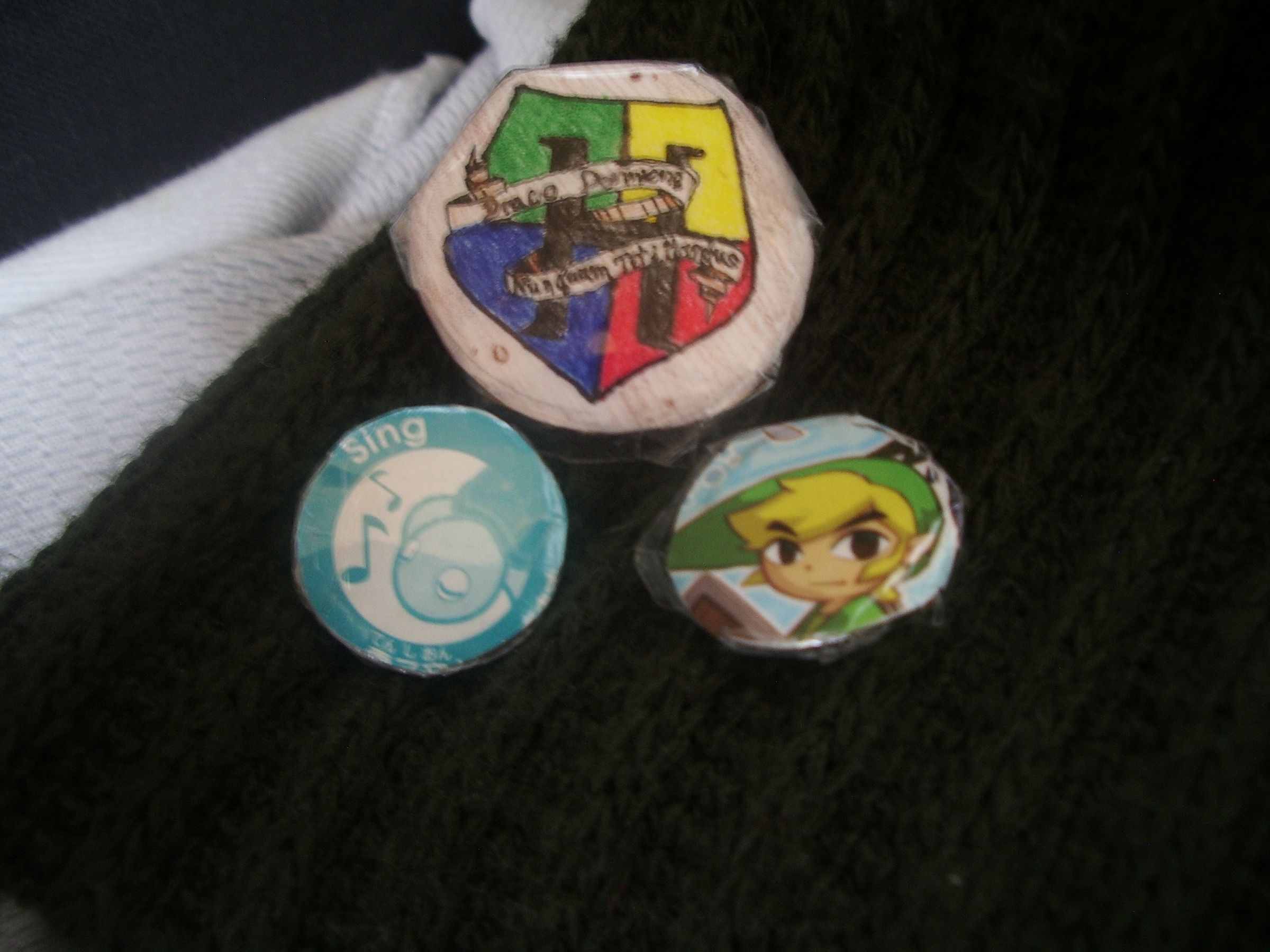 Cheap and Easy Buttons (pins)