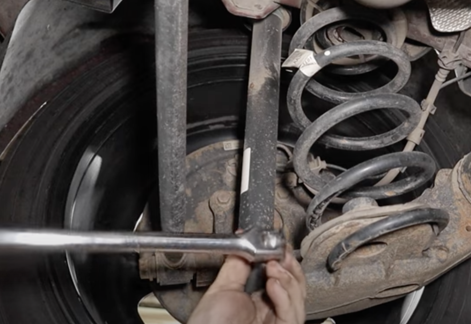 How to Install Lowering Springs Chevy Cruze 5 Steps Instructables
