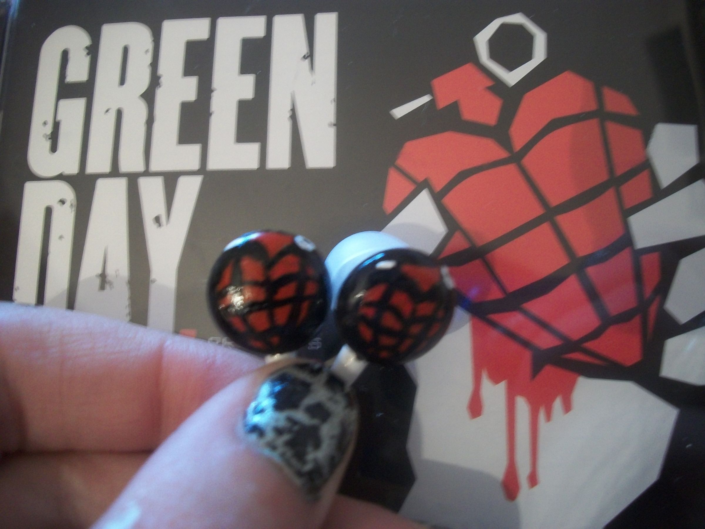DIY Heart Grenade Earphones