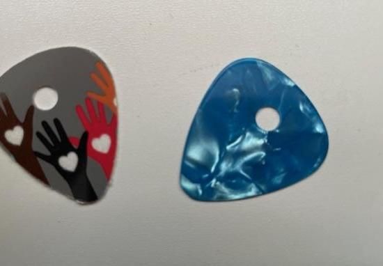 GUITAR PICK GRIP HACK