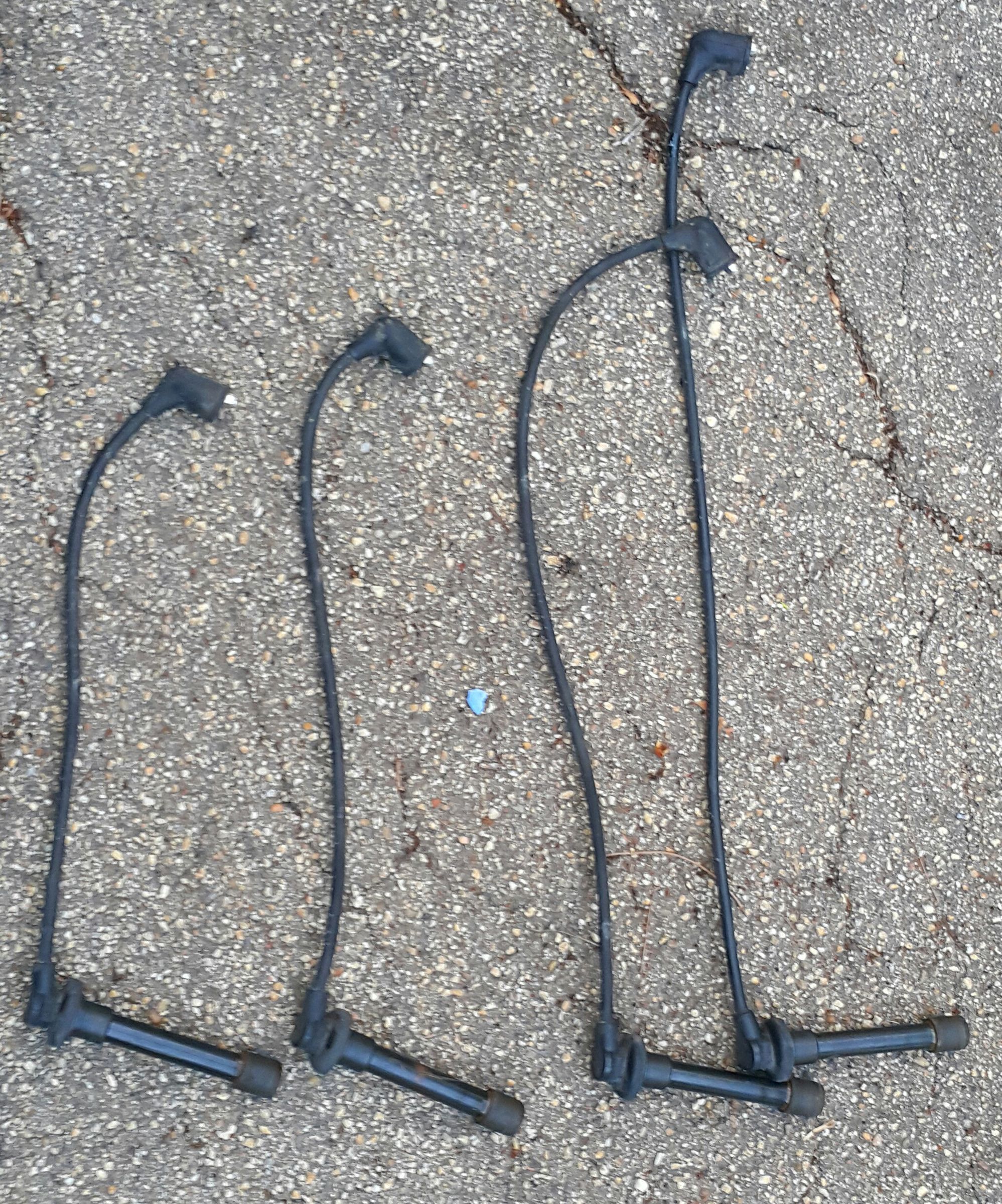 Replacing Spark Plug Wires (Honda Civic 1999 D16Y7)! 4 Steps Instructables