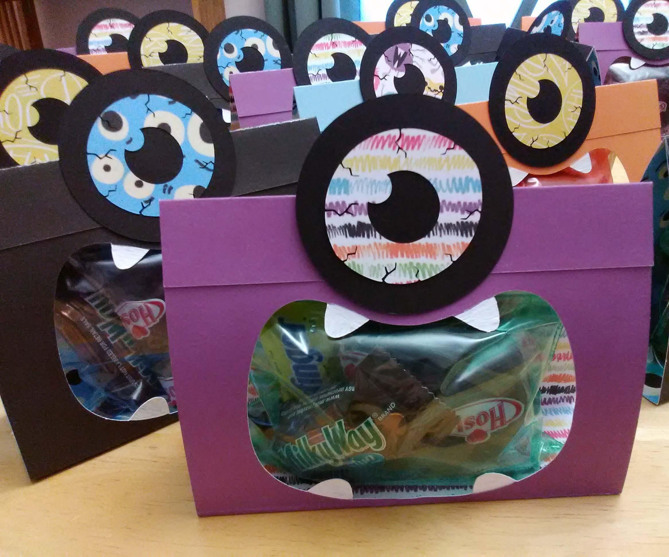 Halloween Monster Treat Bags Using Cricut