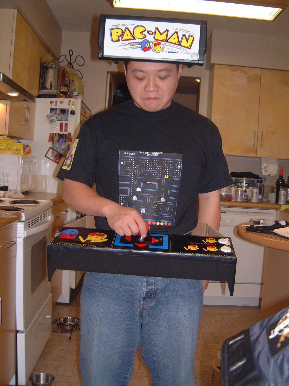 Pac-Man Arcade Machine Costume : 3 Steps - Instructables