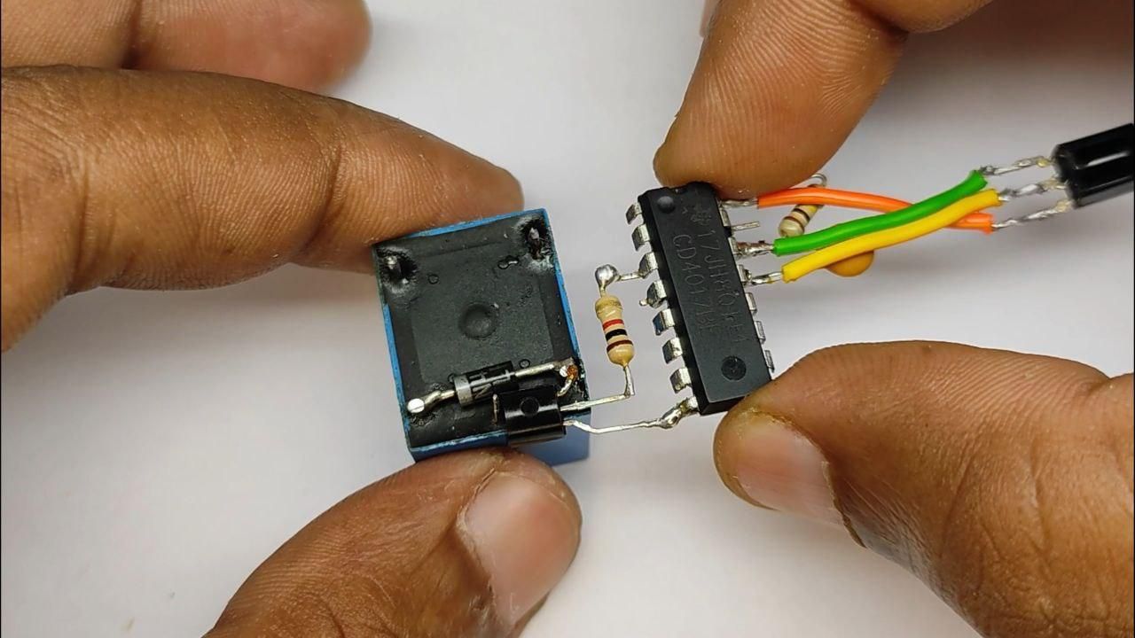 How to Make Simple Remote Control (Switch ON and OFF) for Electrical ...