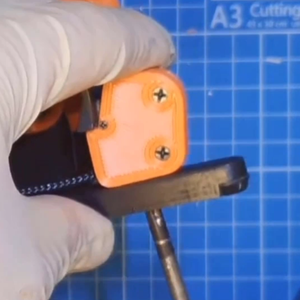 ASSEMBLE THE TOWERS AND THE JOYSTICK TO THE BASES