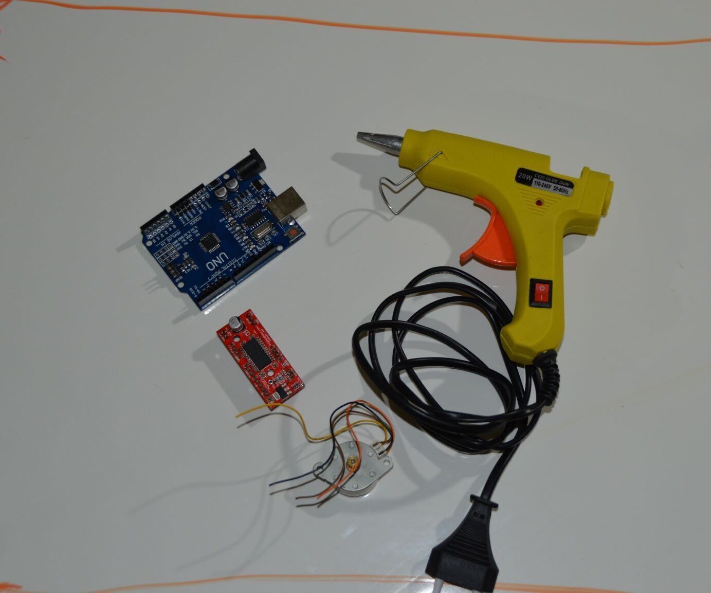 Motorized Recycled Plastic Bottle Glue Gun
