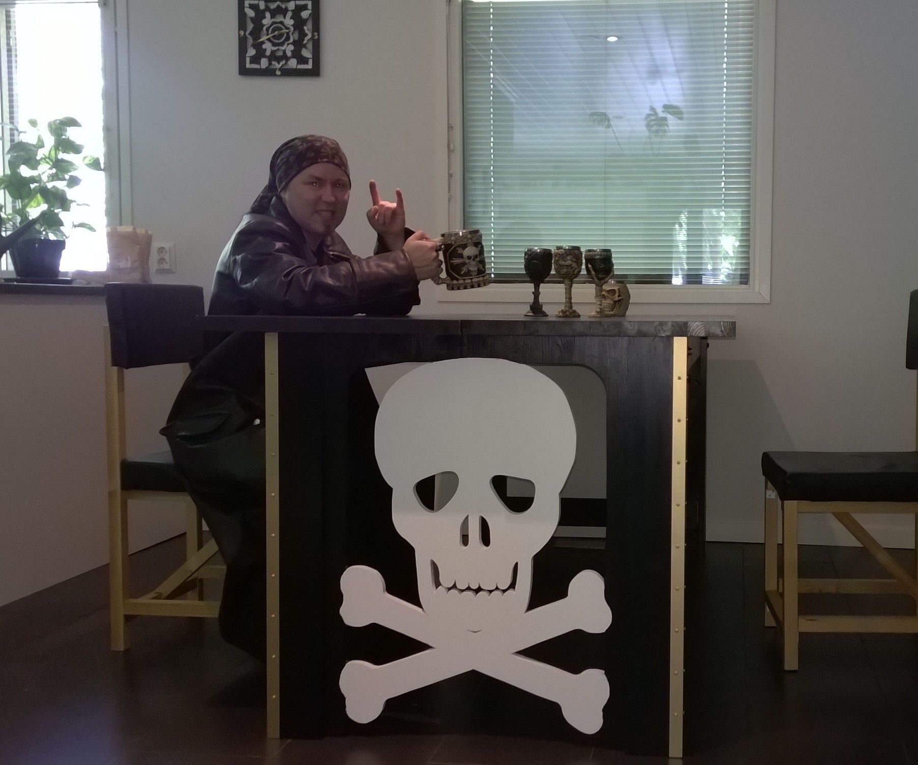 The Wooden Skull Table