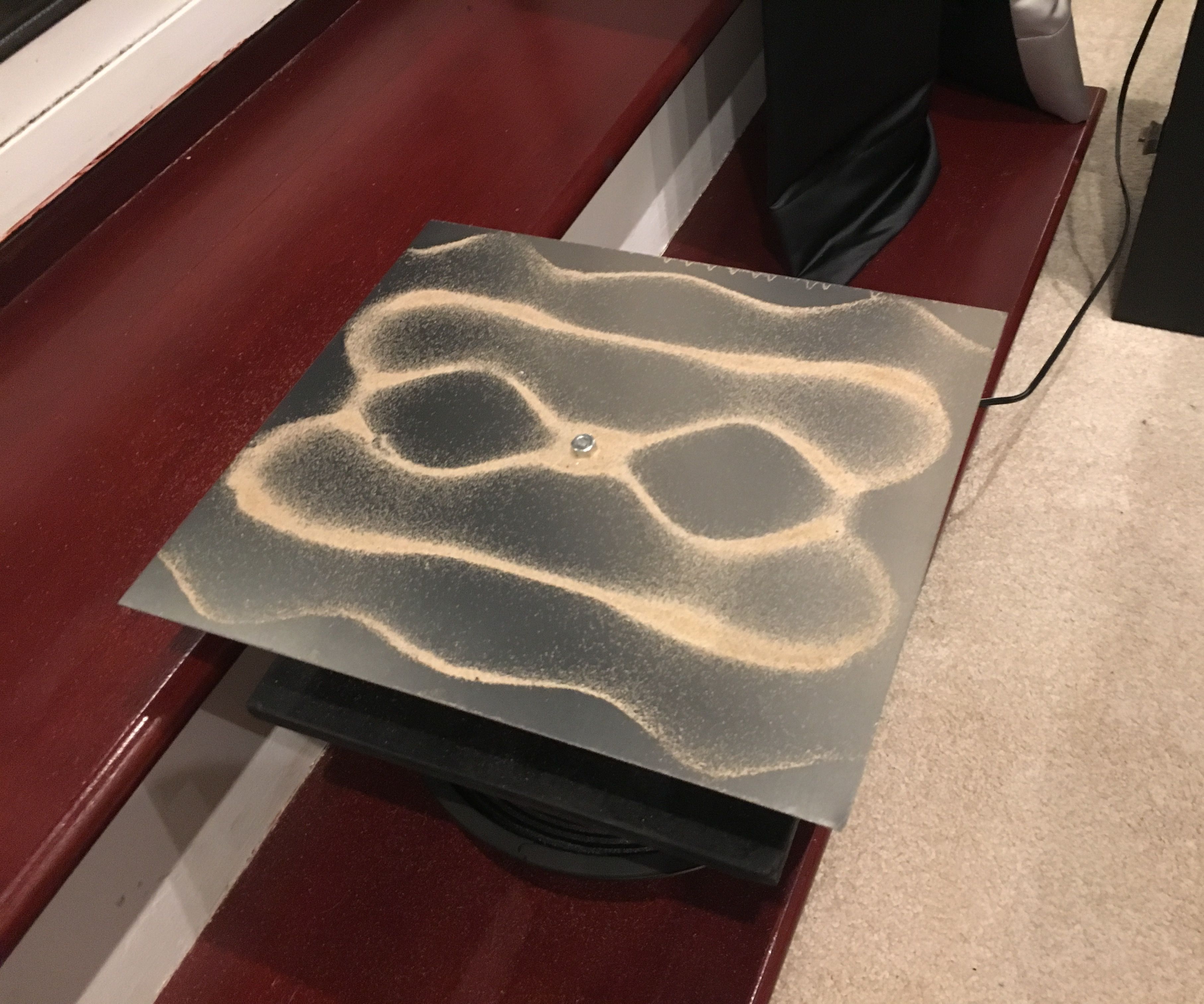 EASY CHLADNI PLATE INSTRUCTABLE