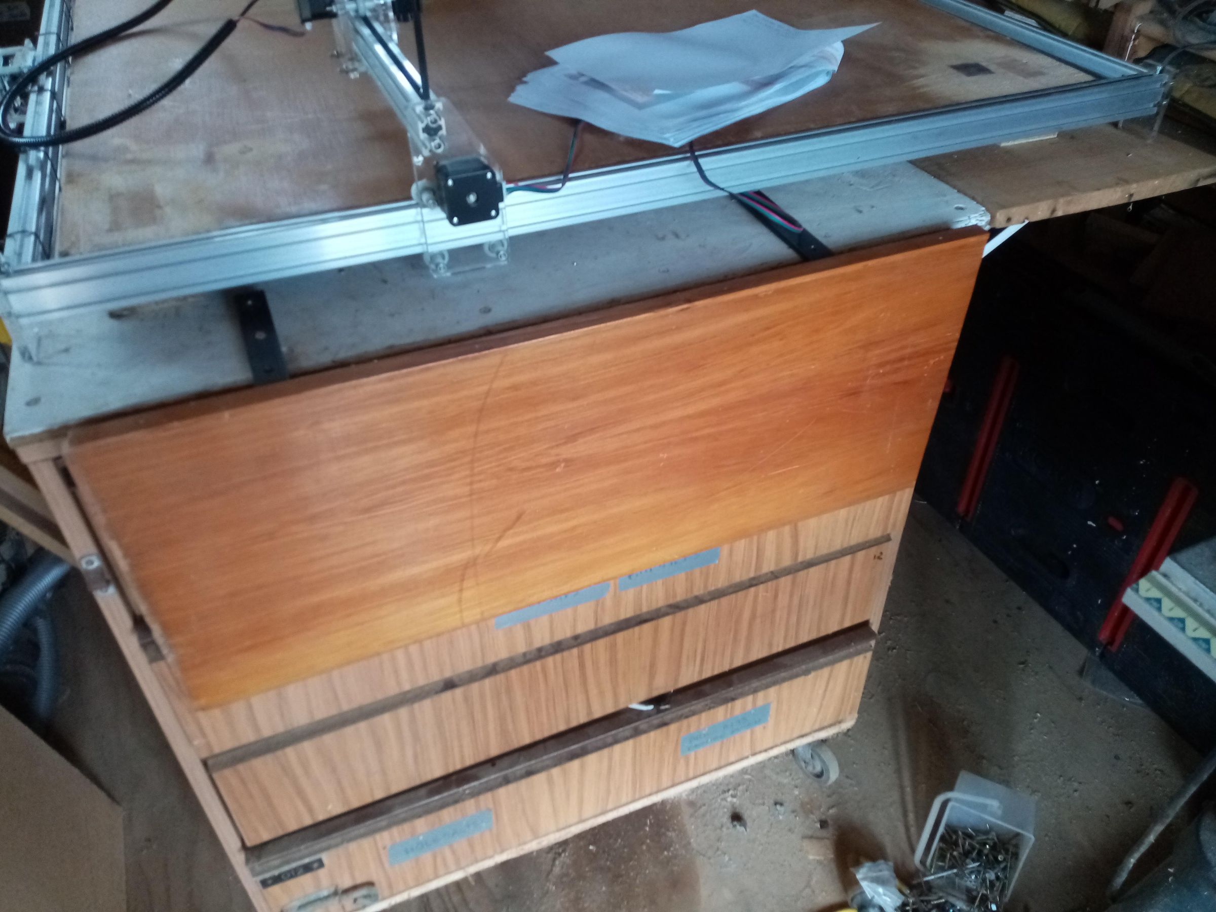 Evolution of a Workbench : 32 Steps (with Pictures) - Instructables