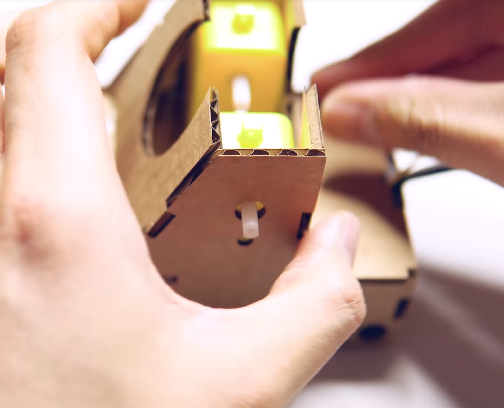 How to Make RC Tank With Cardboard, Pens and Paperclips : 6 Steps