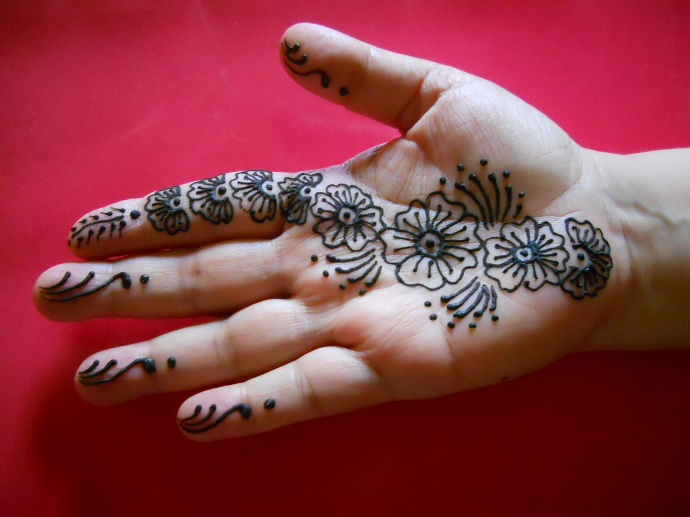 How to Do Henna Design for Beginners : 4 Steps - Instructables