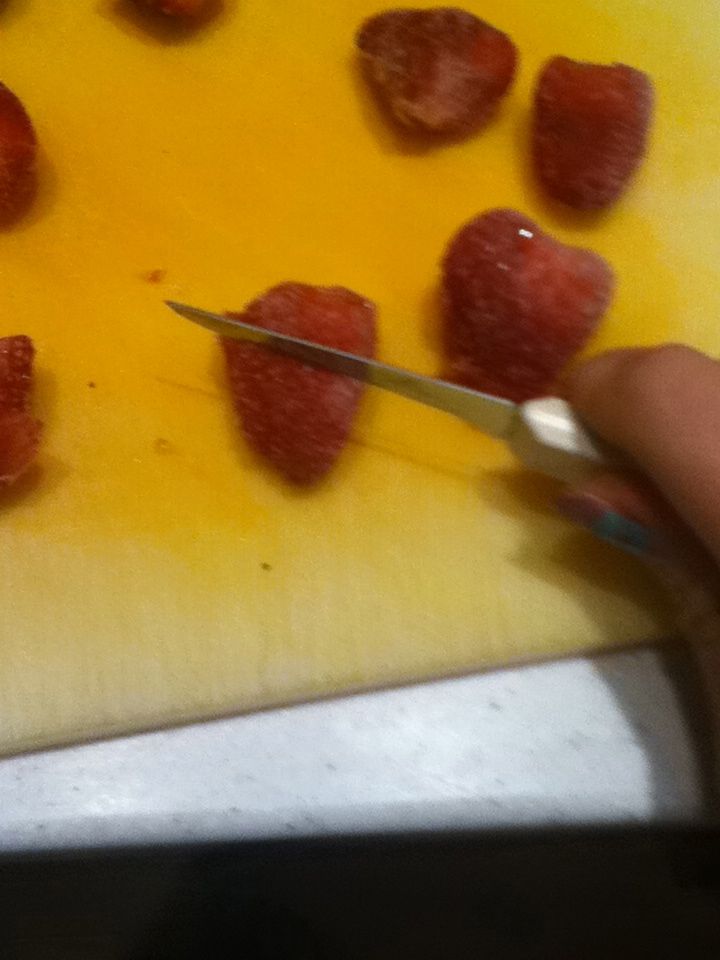 How to make a strawberry orange tangerine smoothie