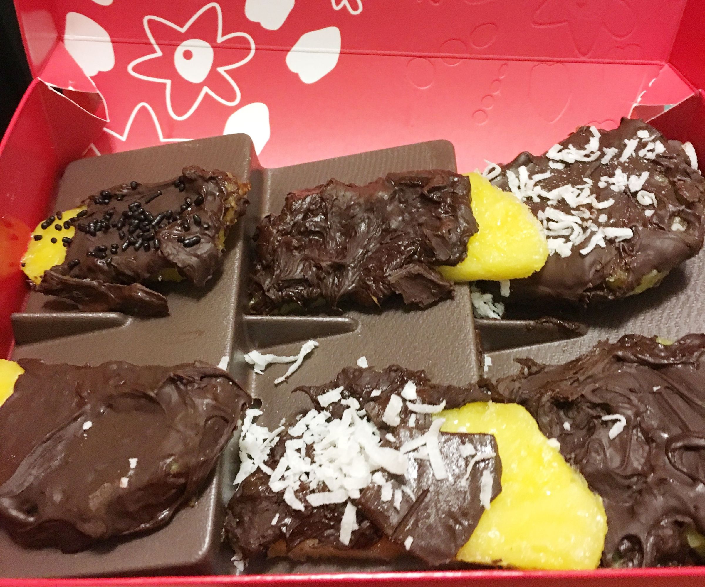 Copycat Chocolate Covered Pineapple