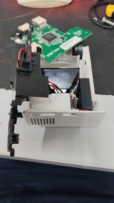 OPENING THE PROJECTOR