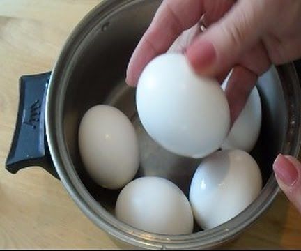 Peel a Boiled Egg in 4 Seconds