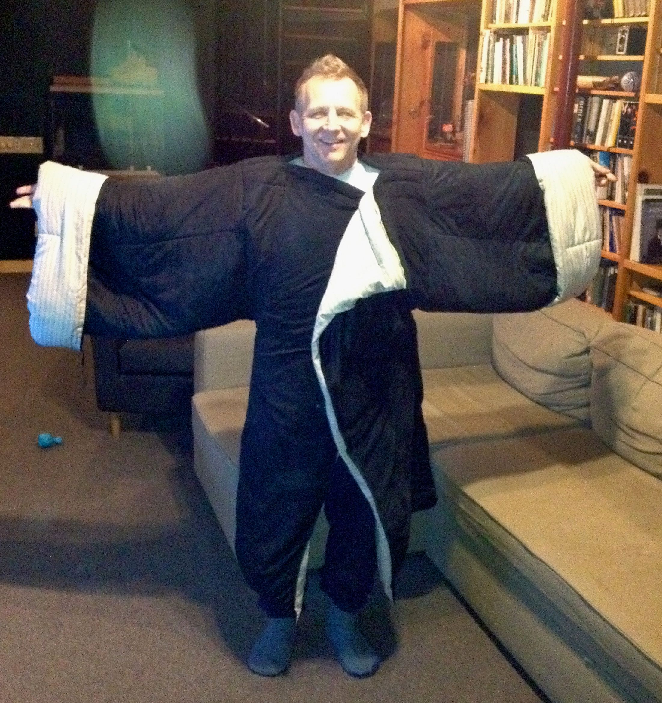 Snuggie-mono or Comfimono