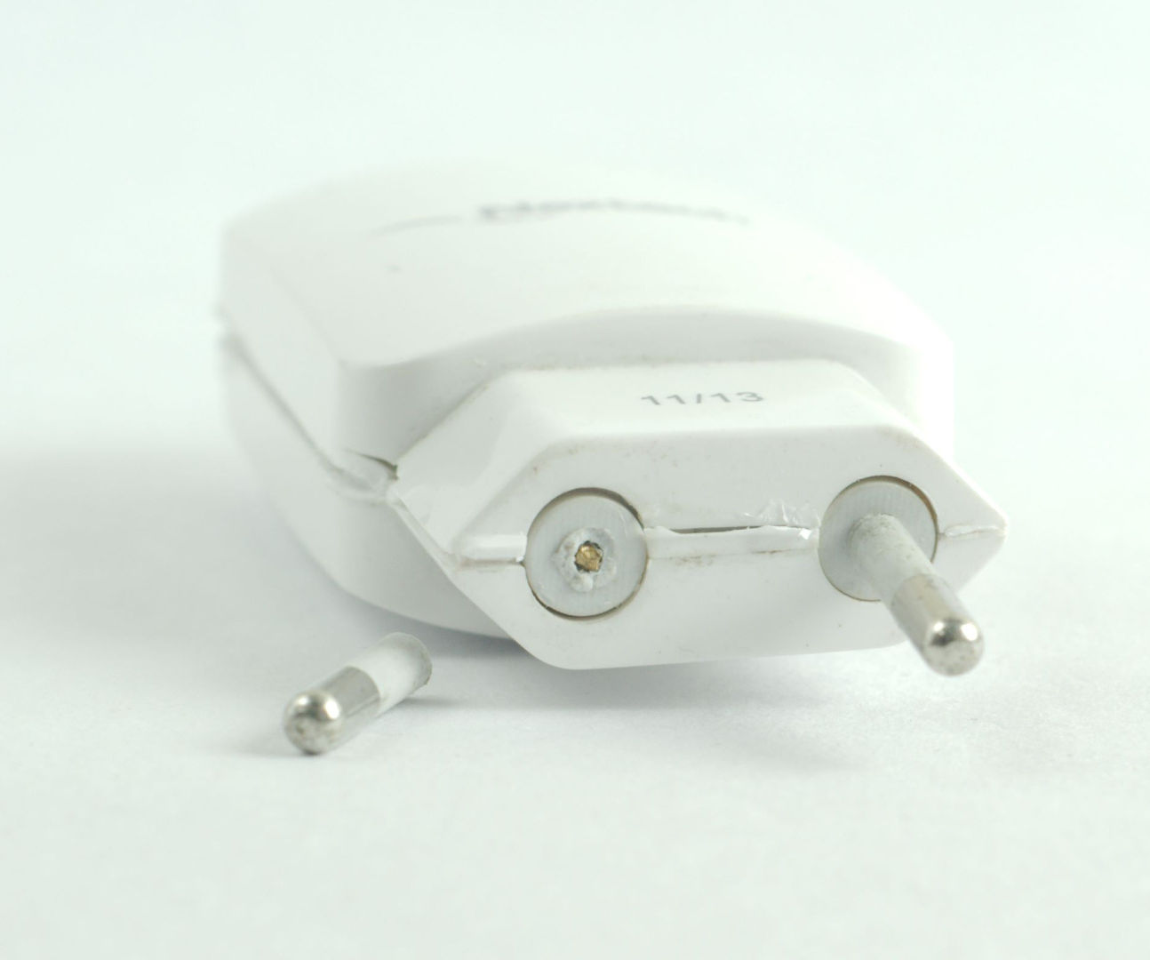 Repair Broken Power Pin of Charger : 3 Steps (with Pictures