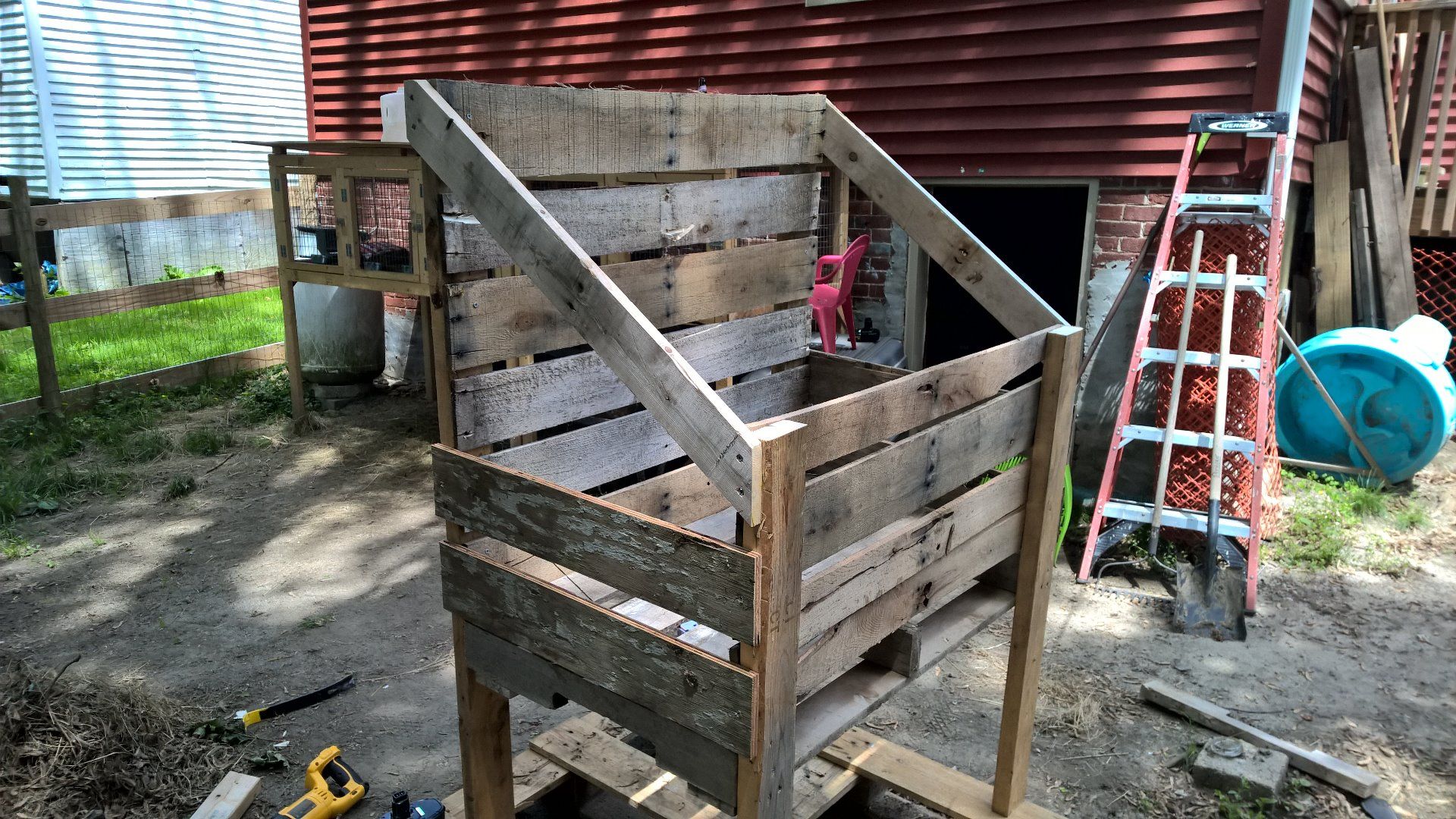 Recycled Pallets and Wood - Two Bale Hay Storage Rack : 8 Steps ...