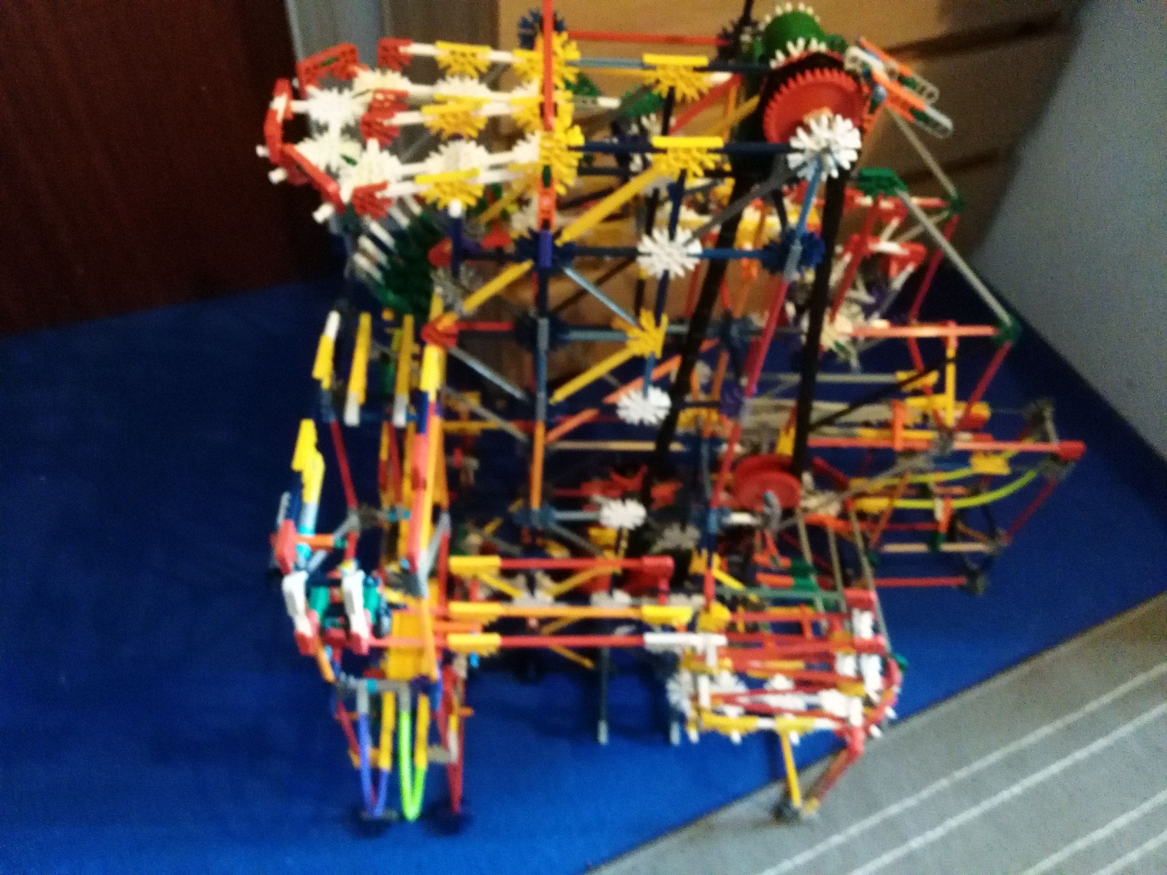 My First K'nex Ball Machine! - Instructables
