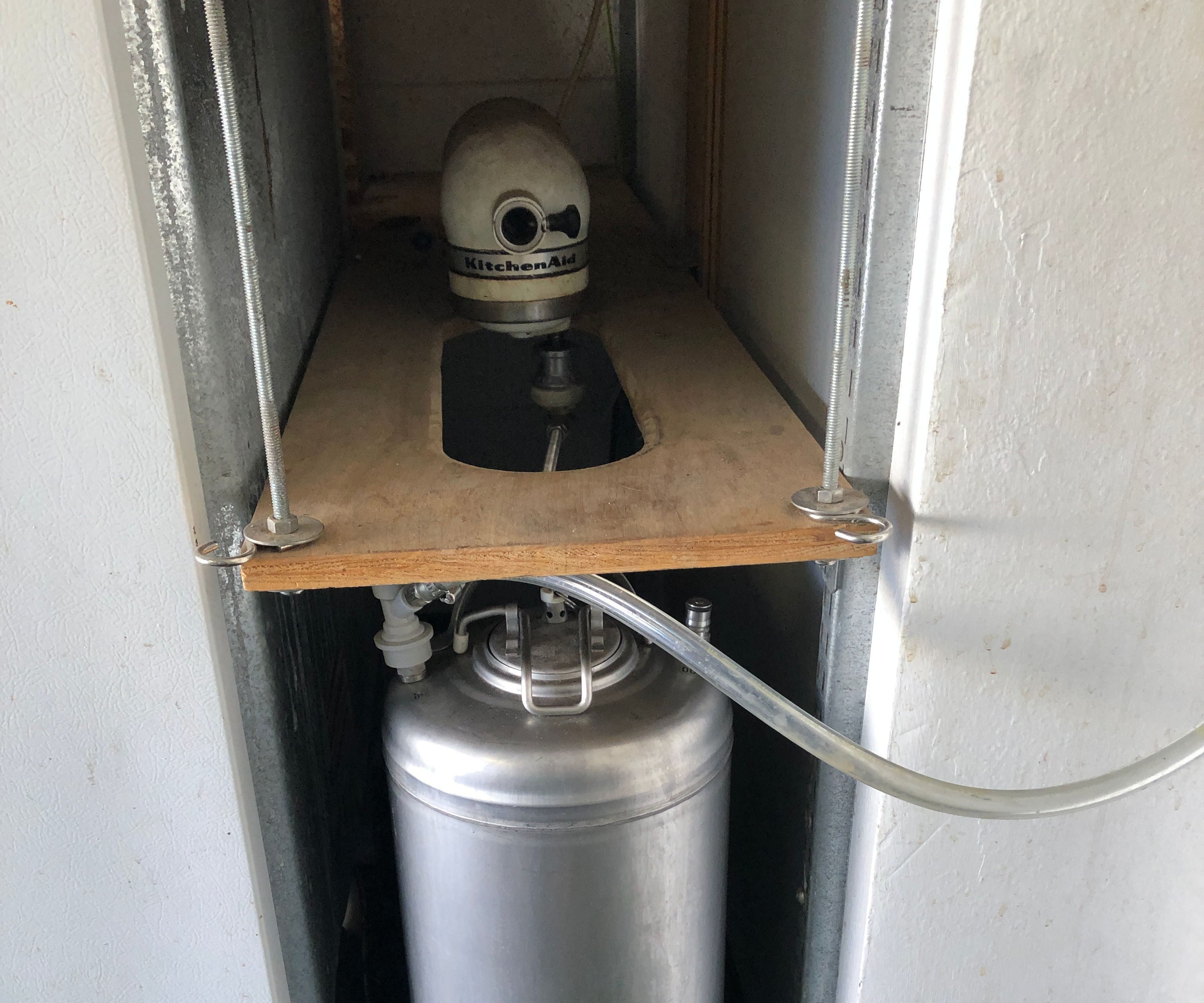 Lazy Man's Carbonating Shaker for Seltzer or Beer