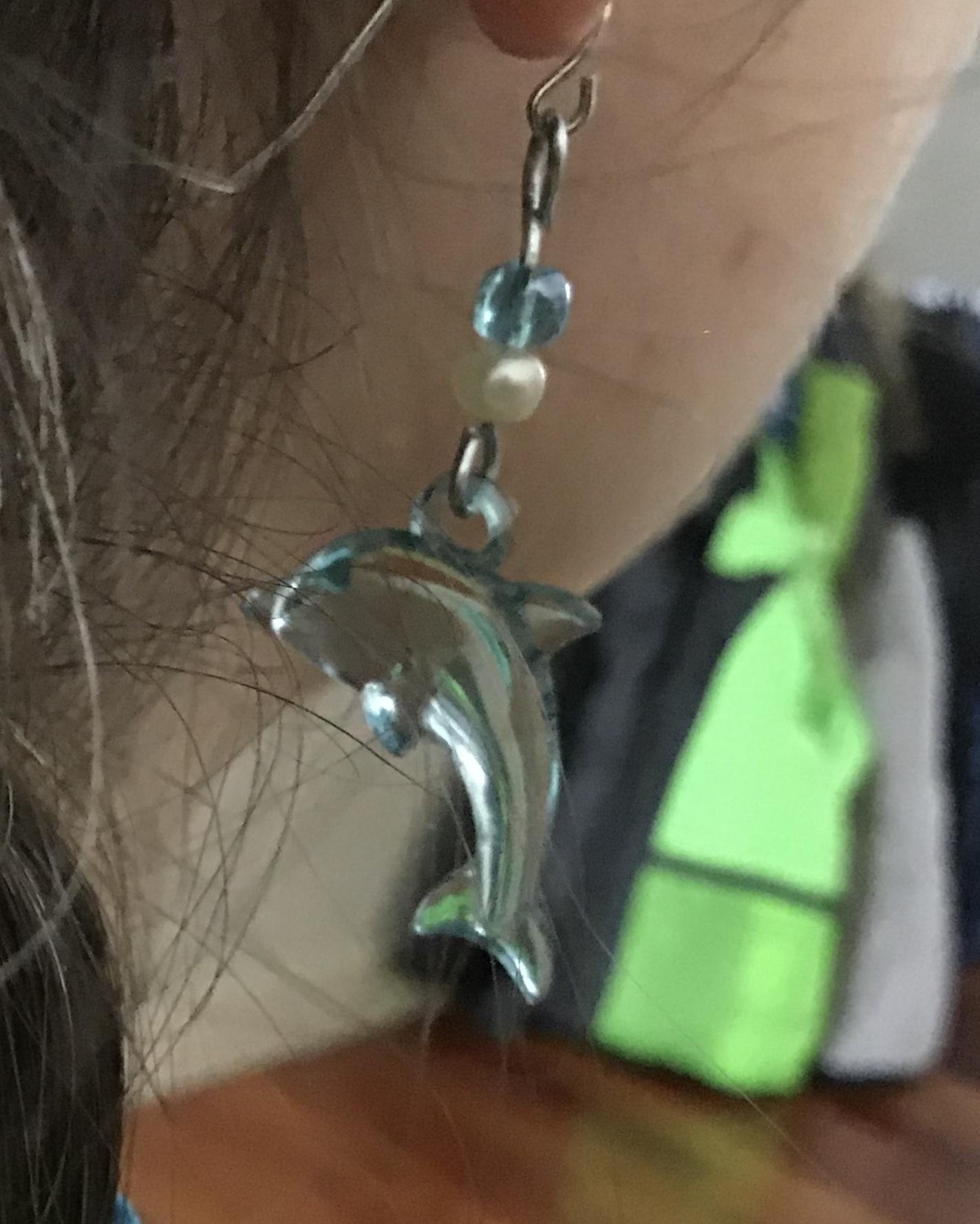 How to Reuse Your Old Earrings! 3 Steps Instructables