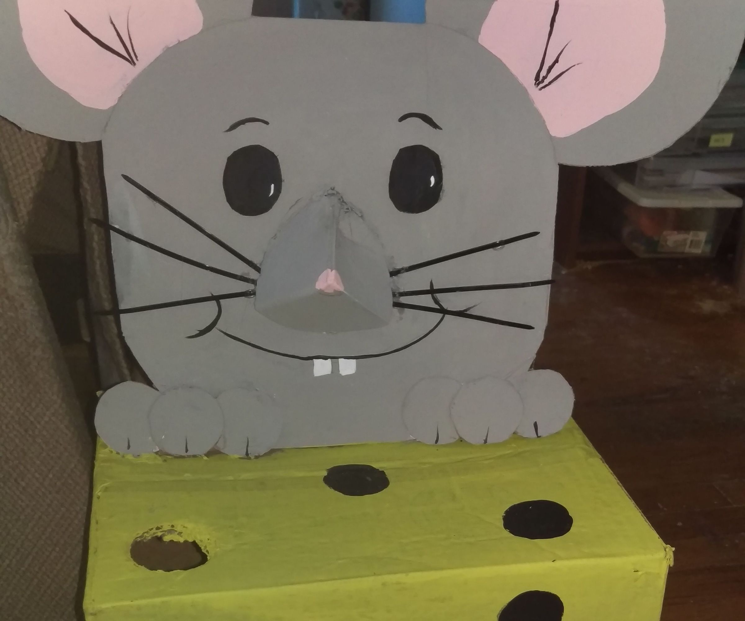 Mouse Catches Cat, Cat House