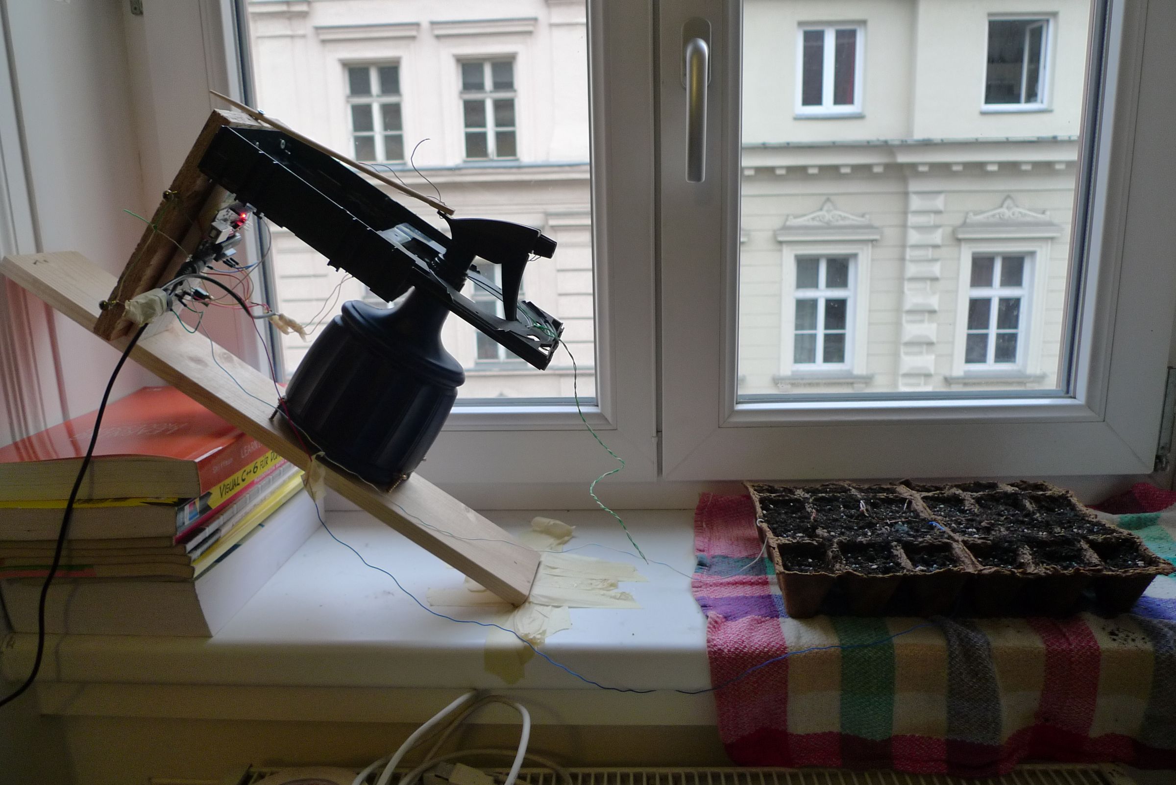 Wateringsystem With Old CD Rom Drive