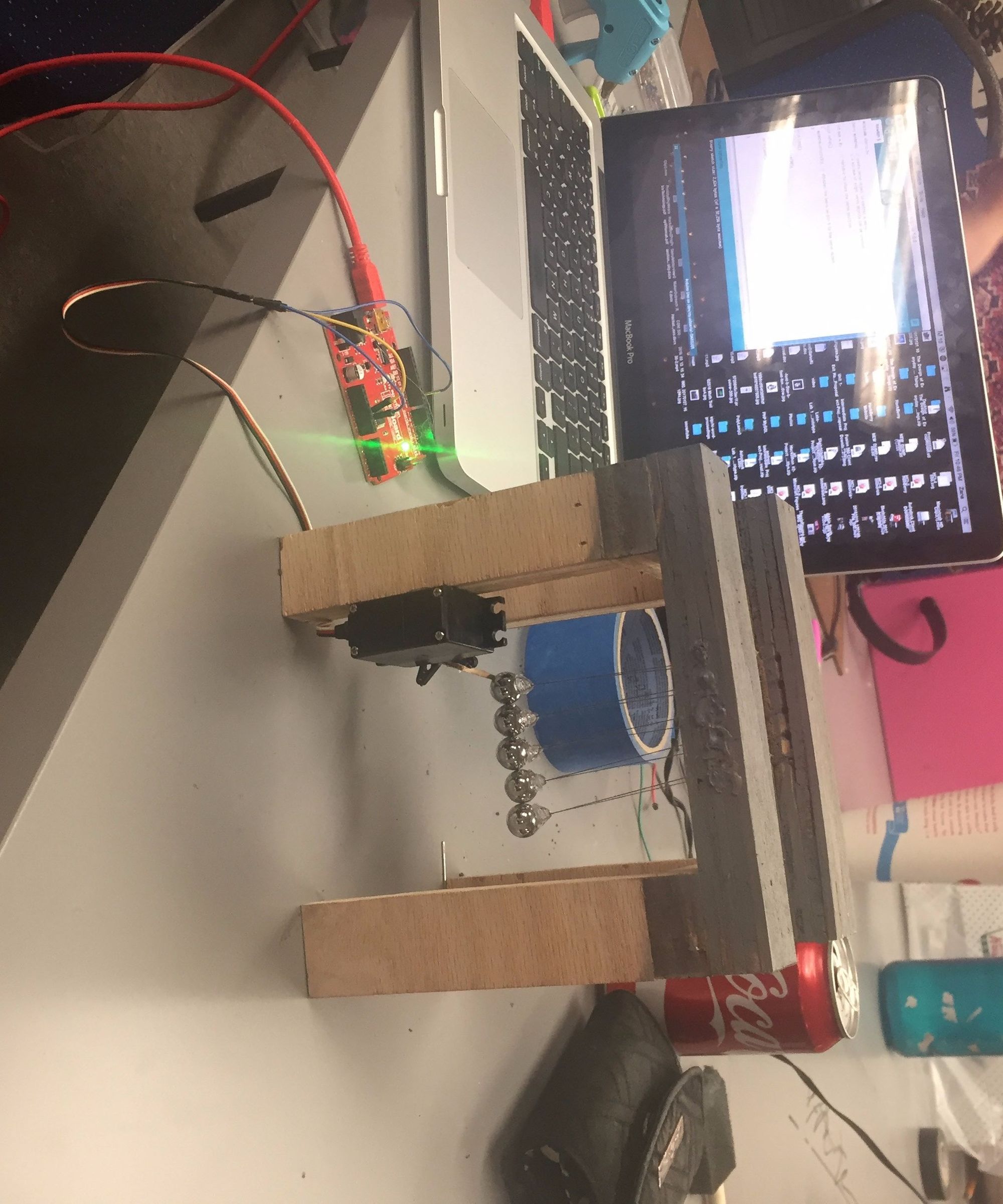 Newton's Cradle- Automated