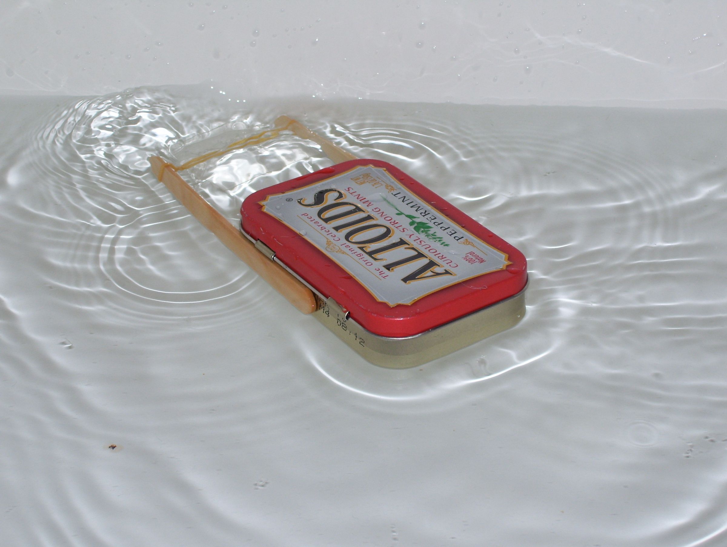 Rubber-Band Powered Altoids Boat