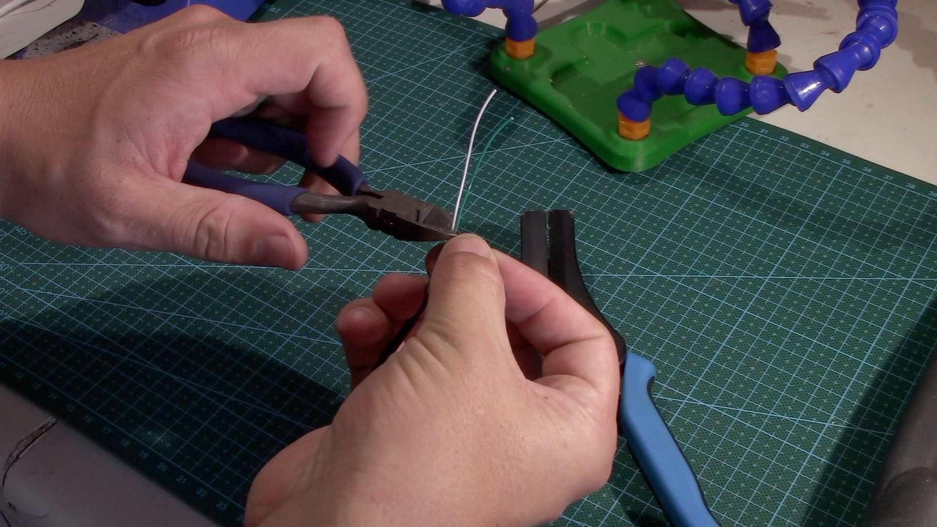 Hacking USB + Power Banks 10 Steps Instructables
