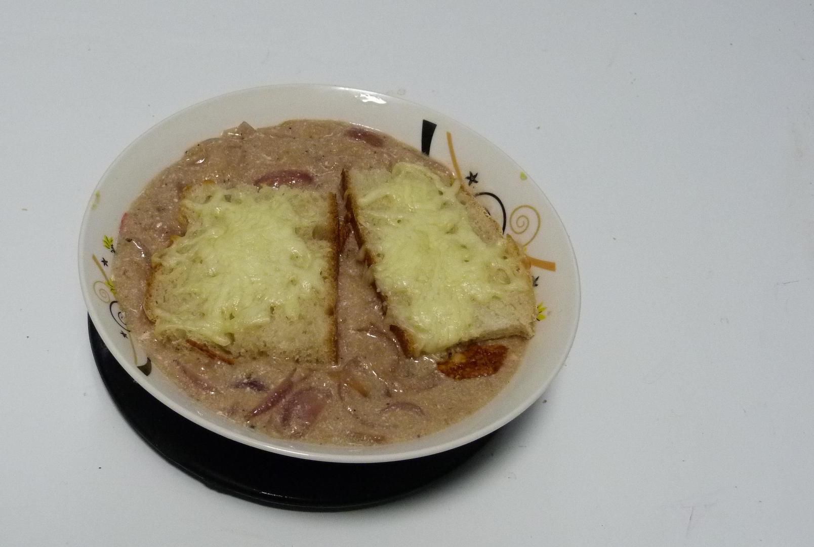 Traditional Cooking: Onion Soup (Soupe À L'oignon)