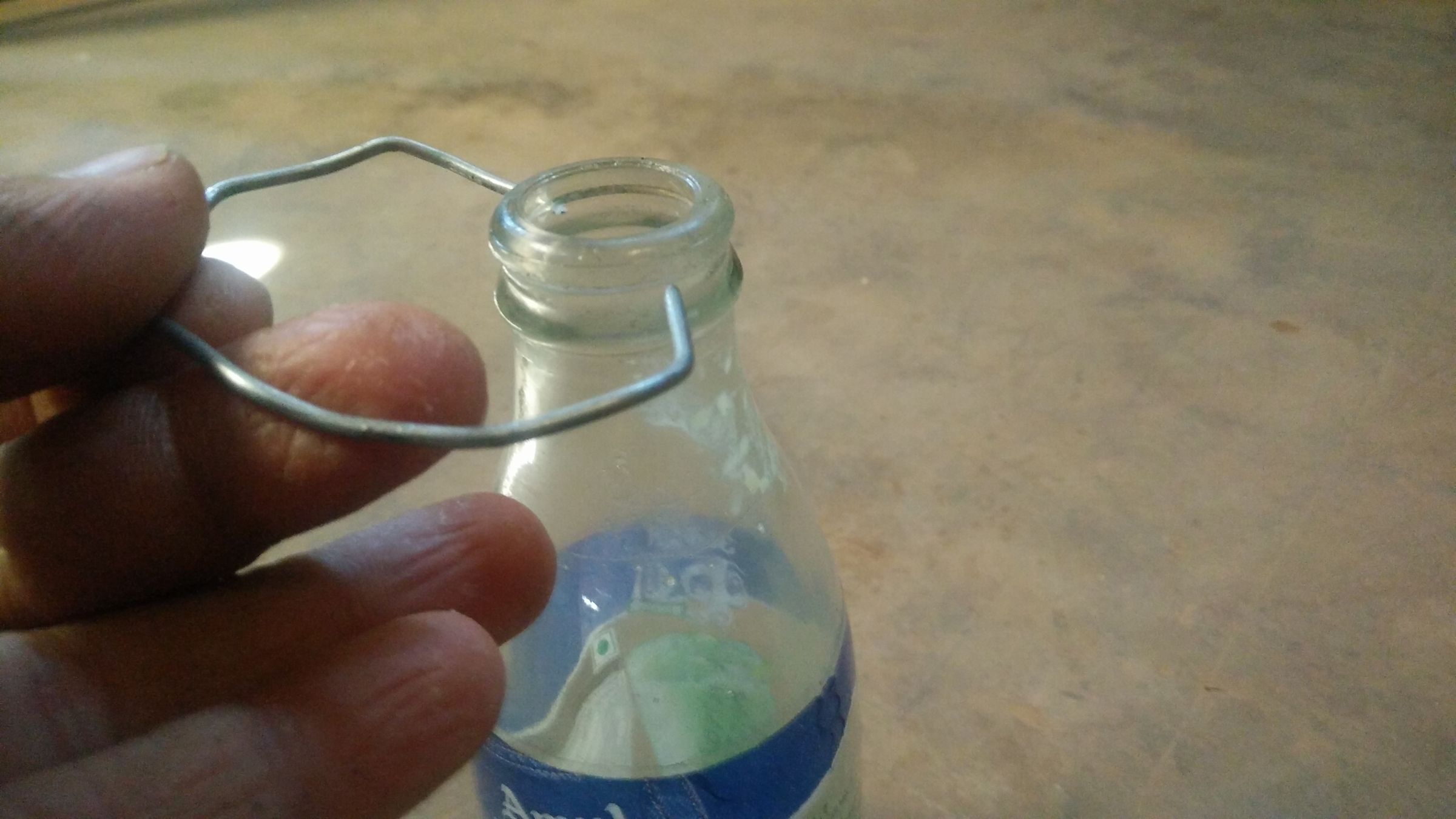 Bottle Cap Shooter. 4 Steps Instructables