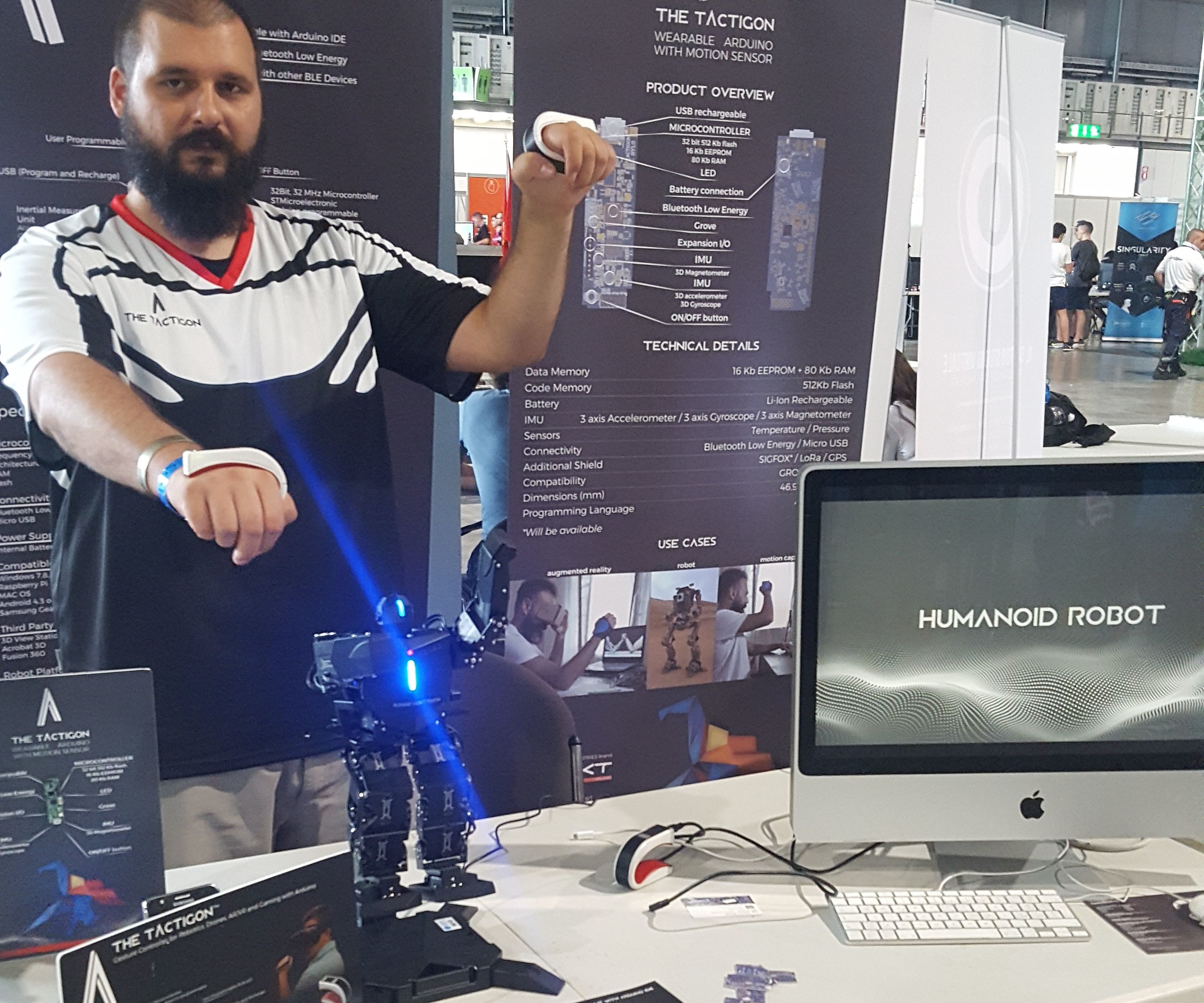 How to Make Control of an Arduino Humanoid Robot's Arms 