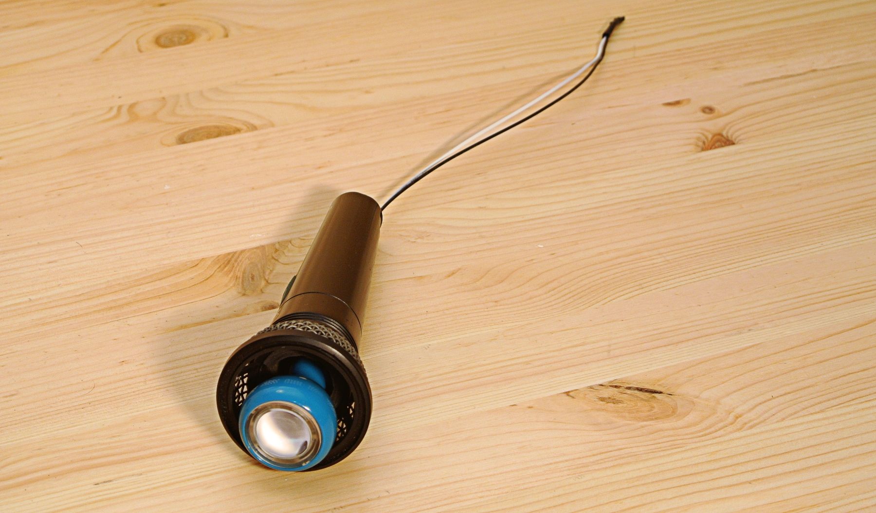 A Floor Lamp Made With a Mic Stand 5 Steps Instructables