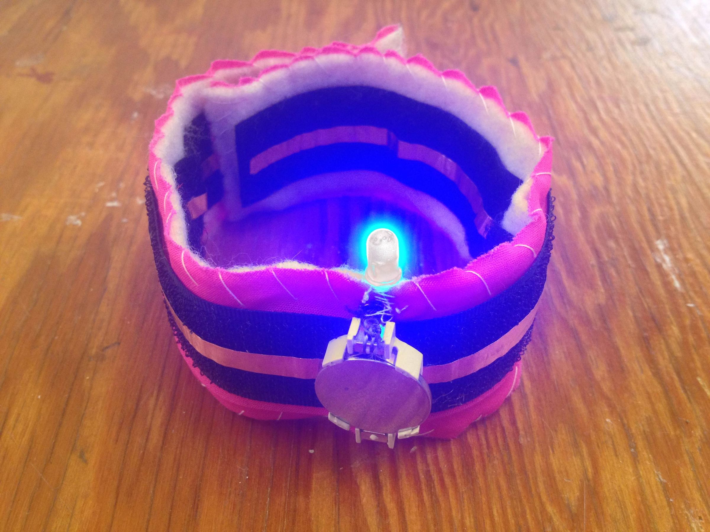 How to Make a Conductive Velcro LED Bracelet That Lights Up When You Put It On