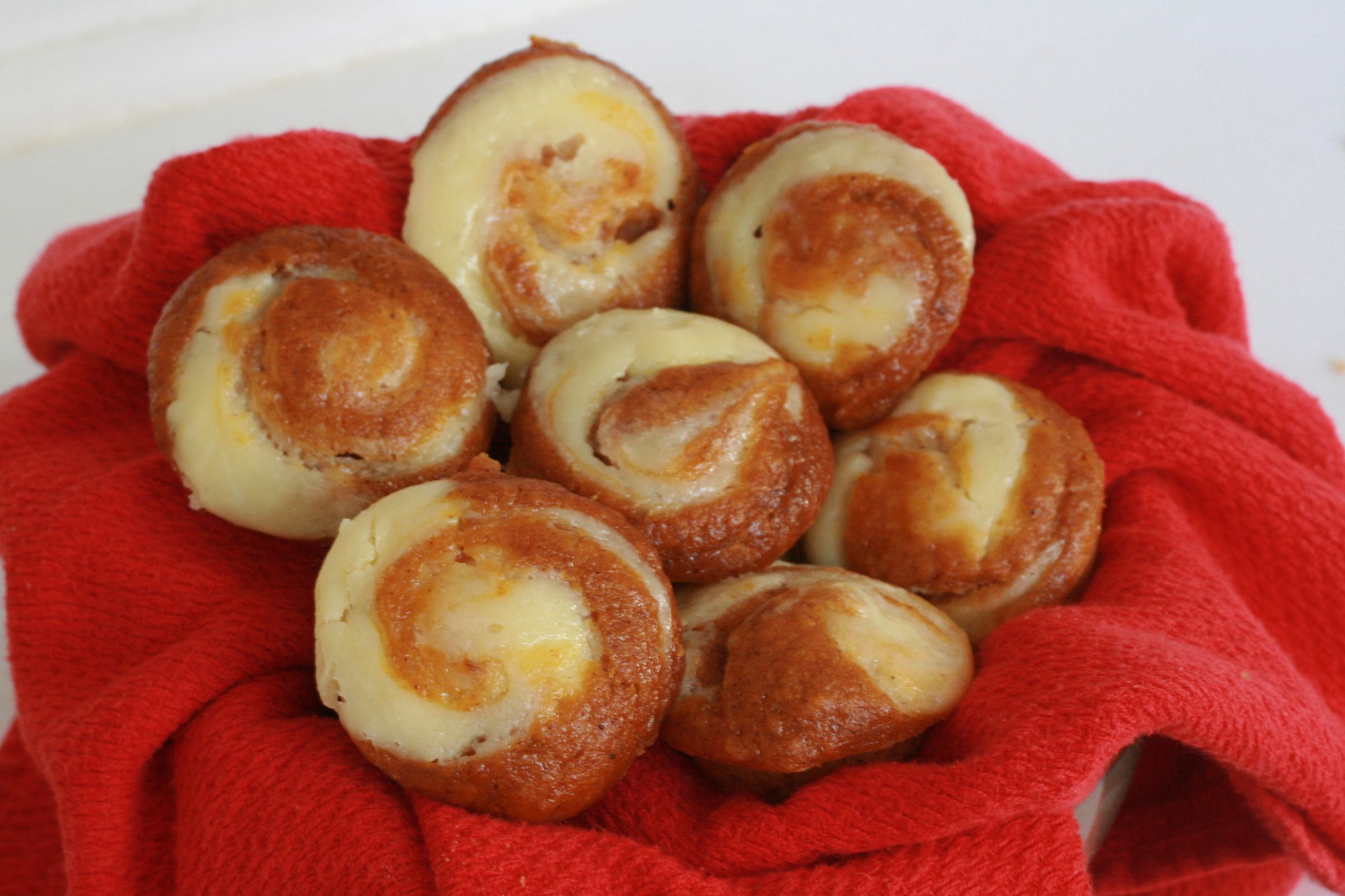 Easy Pumpkin Cheesecake Muffins