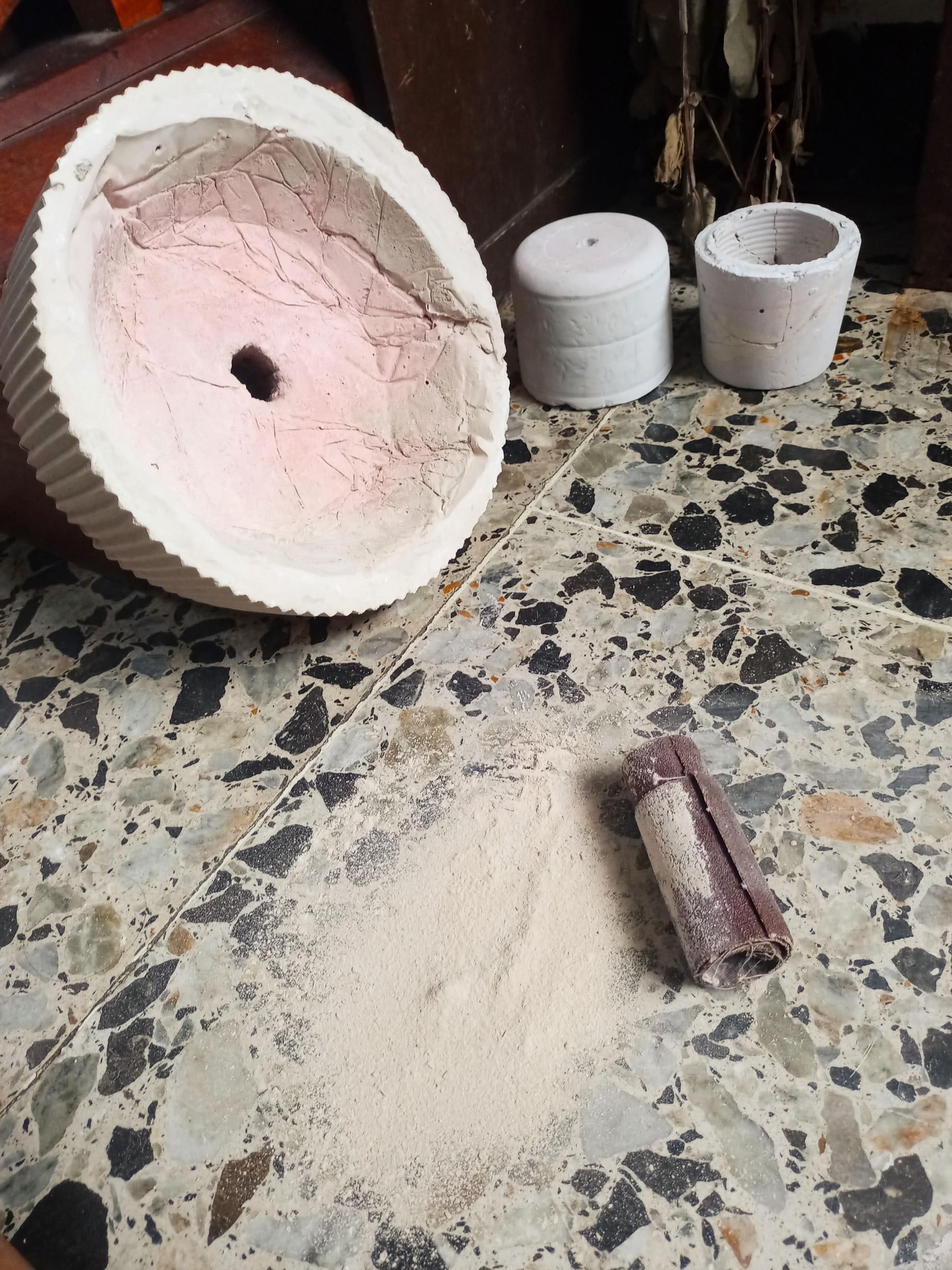 DIY, Pots for Plants in Cement 6 Steps (with Pictures) Instructables