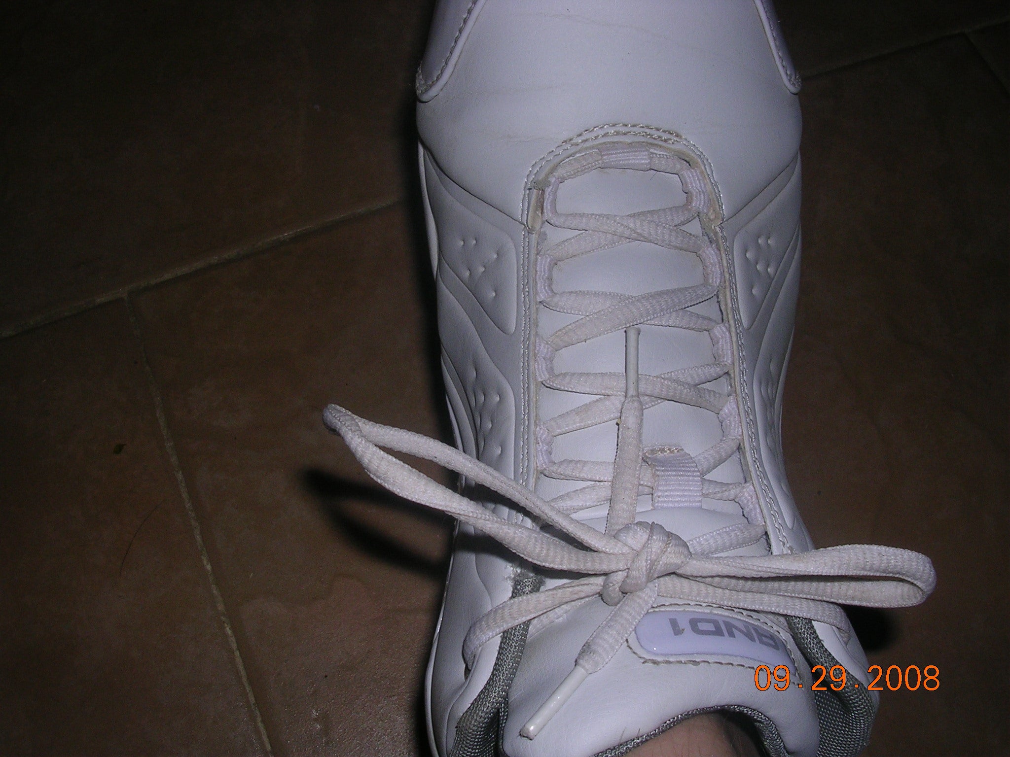 How to Tie a Shoe : 5 Steps - Instructables