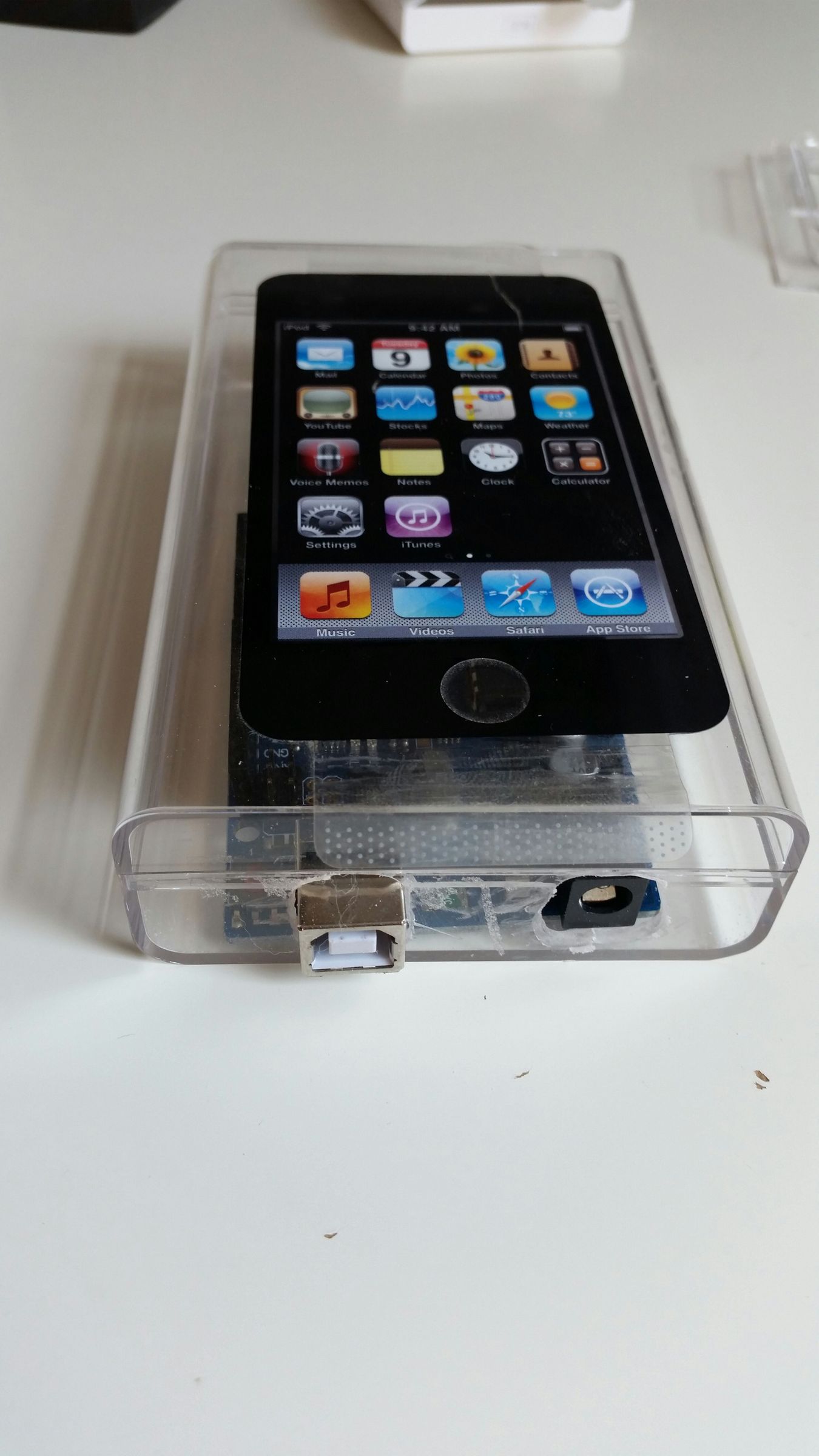 Simple Arduino Case Á La IPod