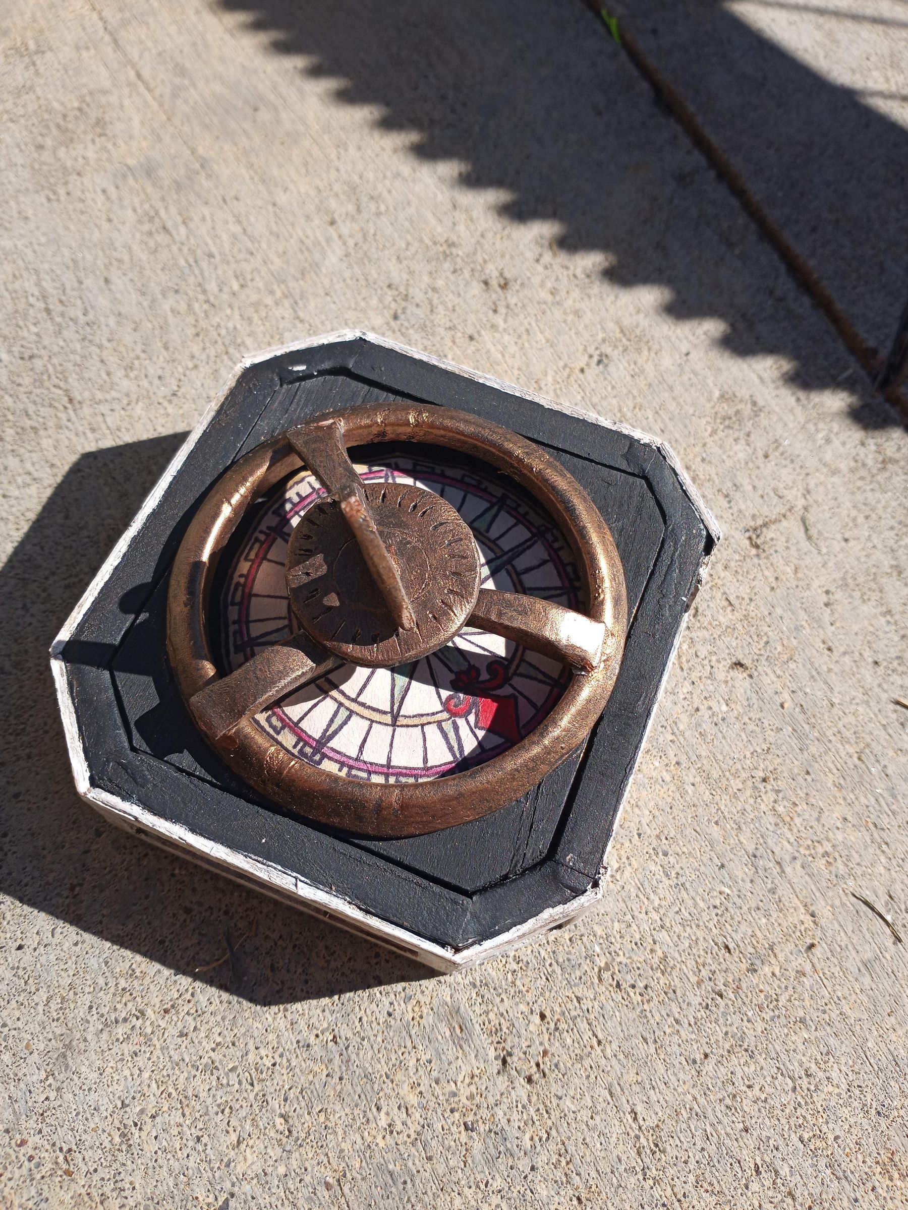 The Compass That Doesn't Point North 10 Steps (with Pictures