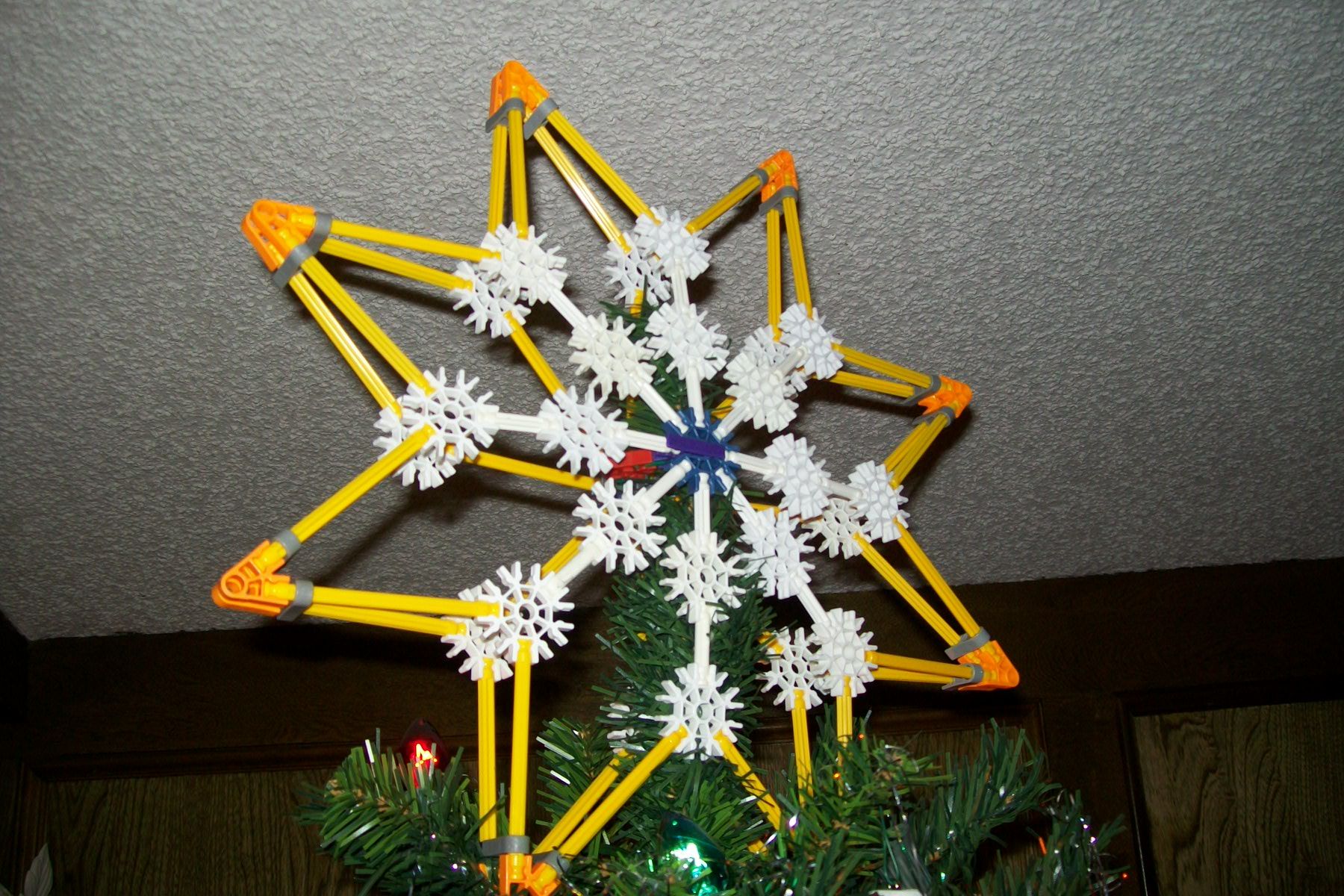 How to Make a Star of Bethlehem Christmas Tree Topper Out of K'nex.