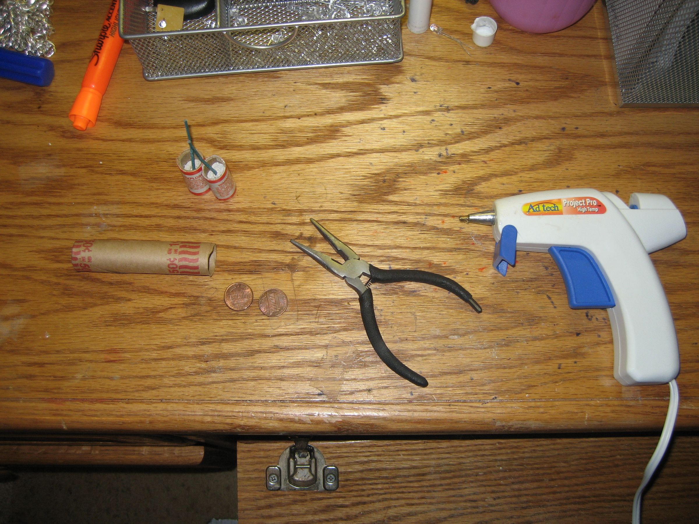 BOOM Make a Fake 1/4 Stick of Dynamite That Will Pack a Punch WARNING IM NOT RESPONCIBLE FOR YOU HURTING YOURSELF OR LOOSING LIMBS UR FAULT FOR DOING THIS