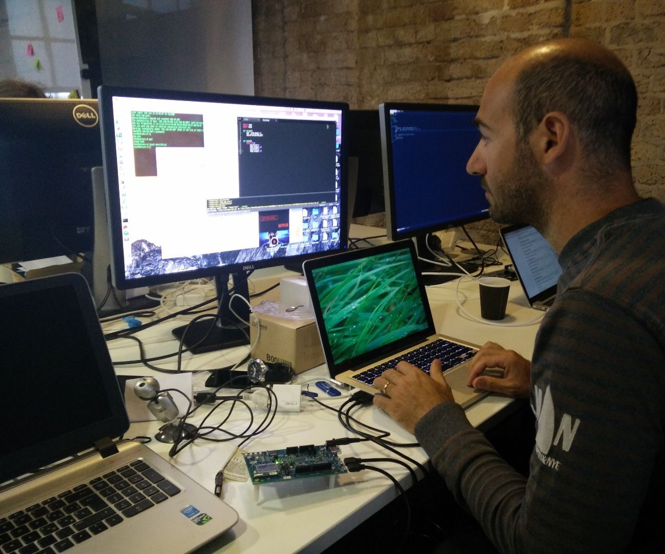 BeatBox: Shock Tracking for Packets With Intel Edison - Intel IOT